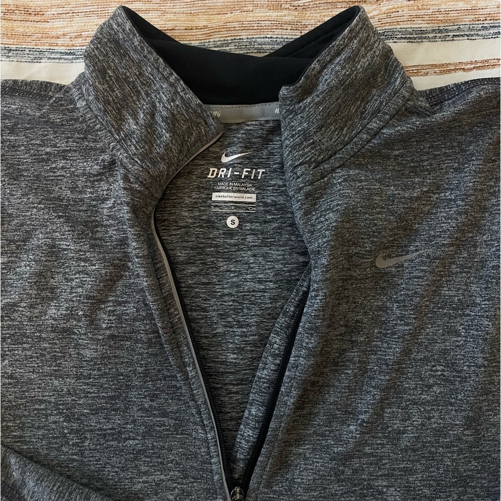 Nike Dry fit long sleeve pull over jacket